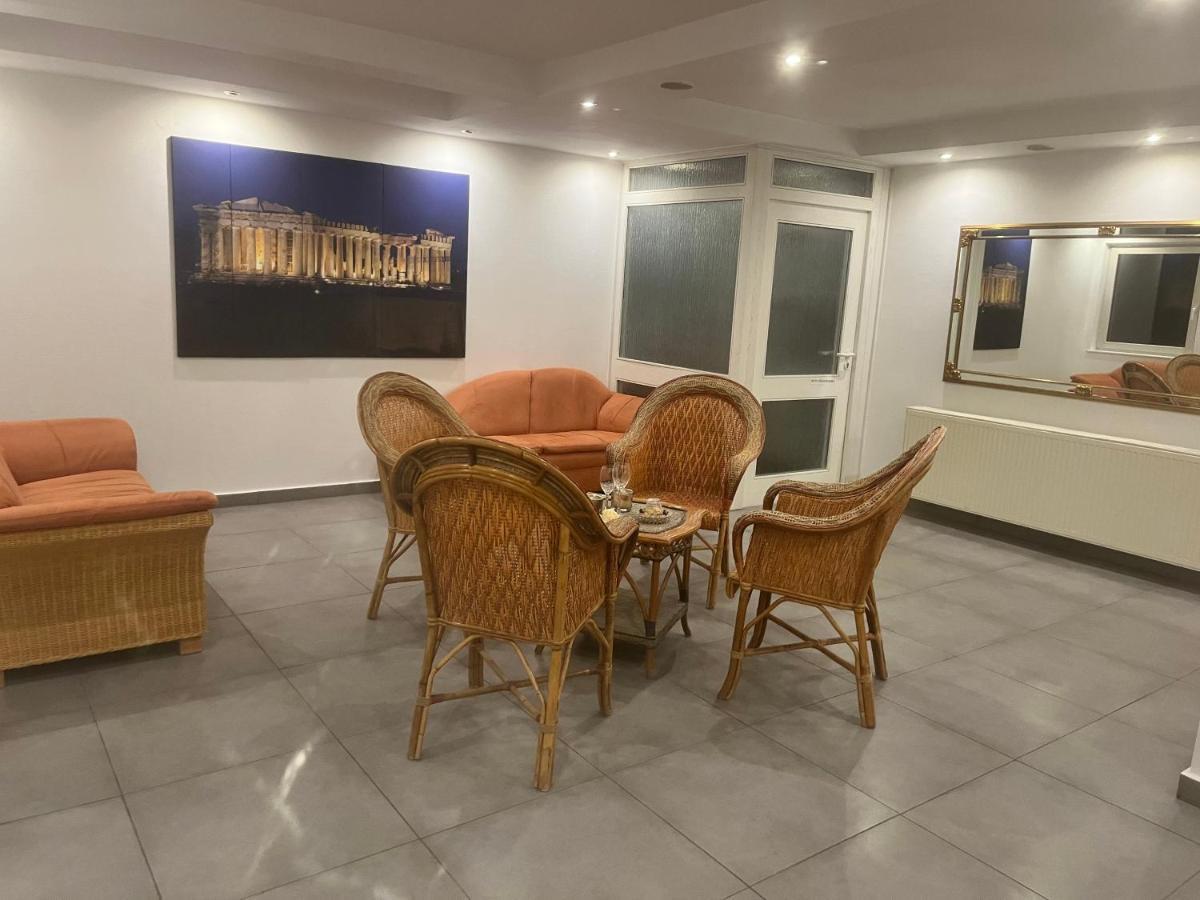 ליבק Akropolis Hotel מראה חיצוני תמונה